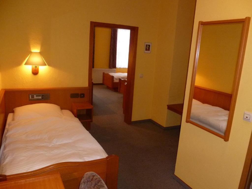 Hotel Deutsche Eiche In Northeim Chambre photo